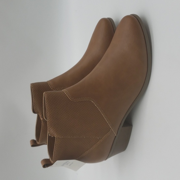 Arizona Cognac Women's Ankle Boots Size 9.5 M NWT - Picture 1 of 9